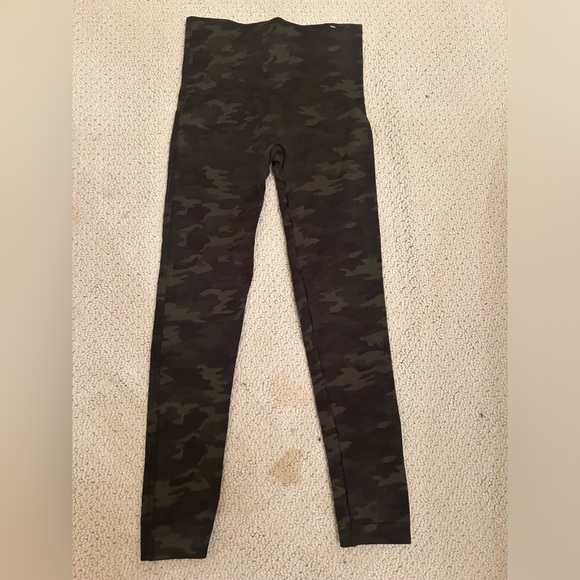 Size medium, 26” inseam - Picture 5 of 5